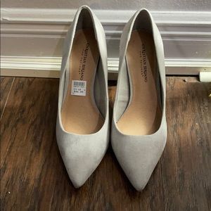 Super cute high heels never worn.